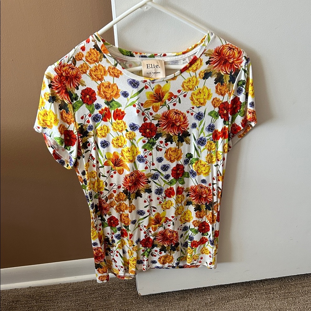 Elle Vibrant Floral Short Sleeve Top - Multicolor NWT new with tags